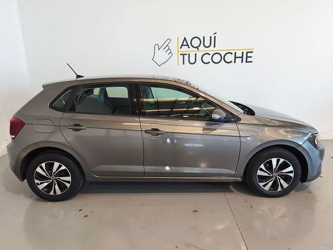 Usado VW Polo Advance 95 CV (69 kW) 2021 Gris Berlina