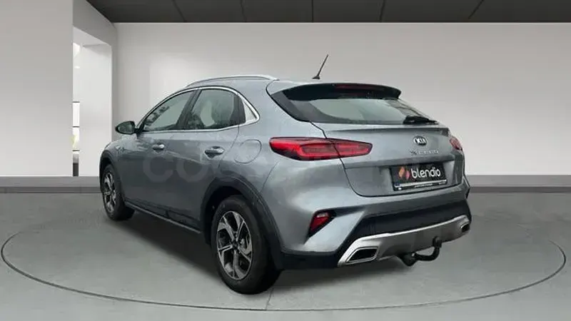 Usado Kia XCeed 120 CV (88 kW) 2020 Gris SUV