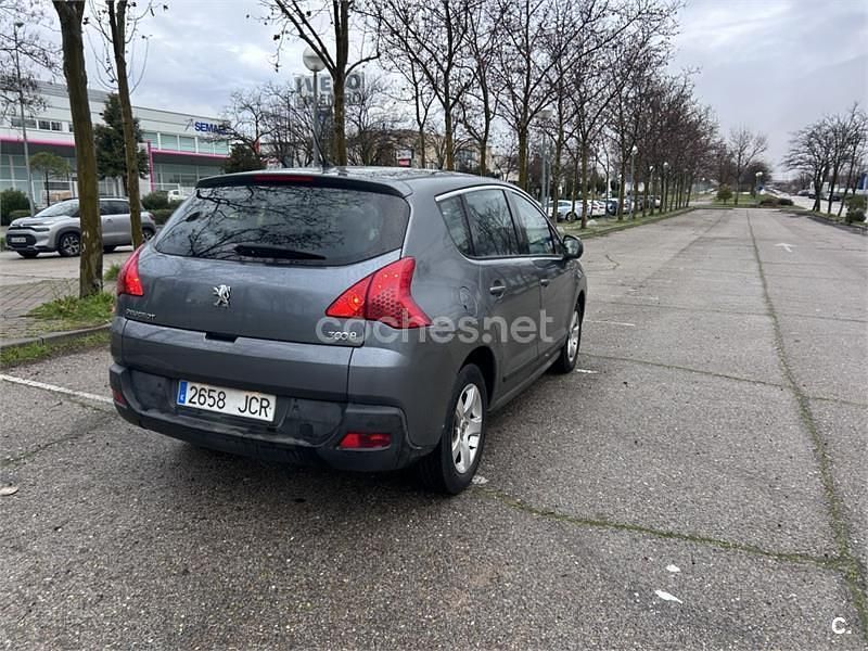 Usado Peugeot 308 SW Active 112 CV (82 kW) 2011 Gris / plata Familiar