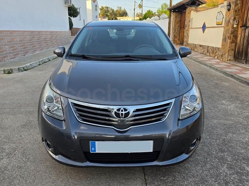Usado Toyota Avensis Business Edition 126 CV (92 kW) 2011 Negro Berlina