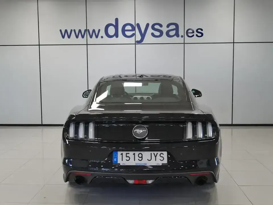 Usado Ford Mustang Fastback 314 CV (230 kW) 2017 Negro Coupe