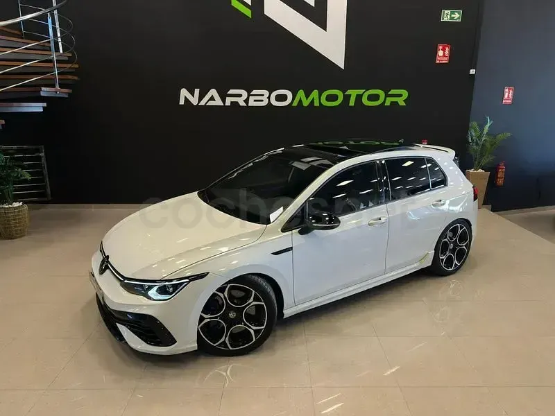 Usado VW Golf VIII Black Edition 333 CV (244 kW) 2024 Blanco Berlina