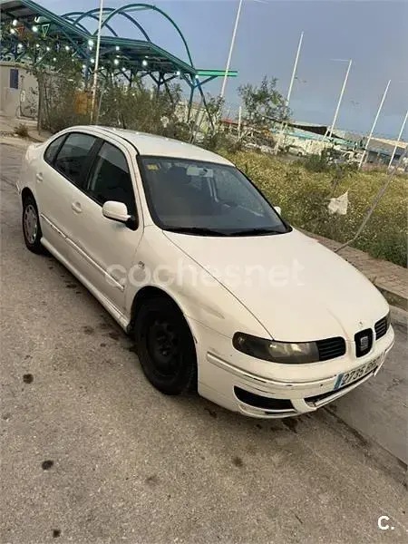 Usado Seat Toledo Stella 110 CV (80 kW) 2002 Blanco Berlina