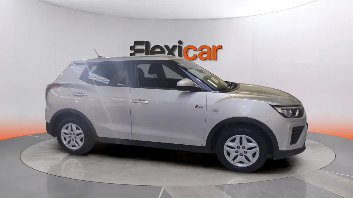 Usado SsangYong Tivoli 128 CV (94 kW) 2021 Gris SUV