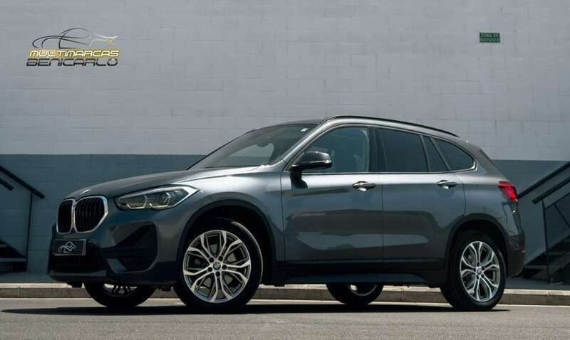 Gris Usado 2021 BMW X1 Advantage SUV | 24.500 € (Precio justo) - Imagen 1/4