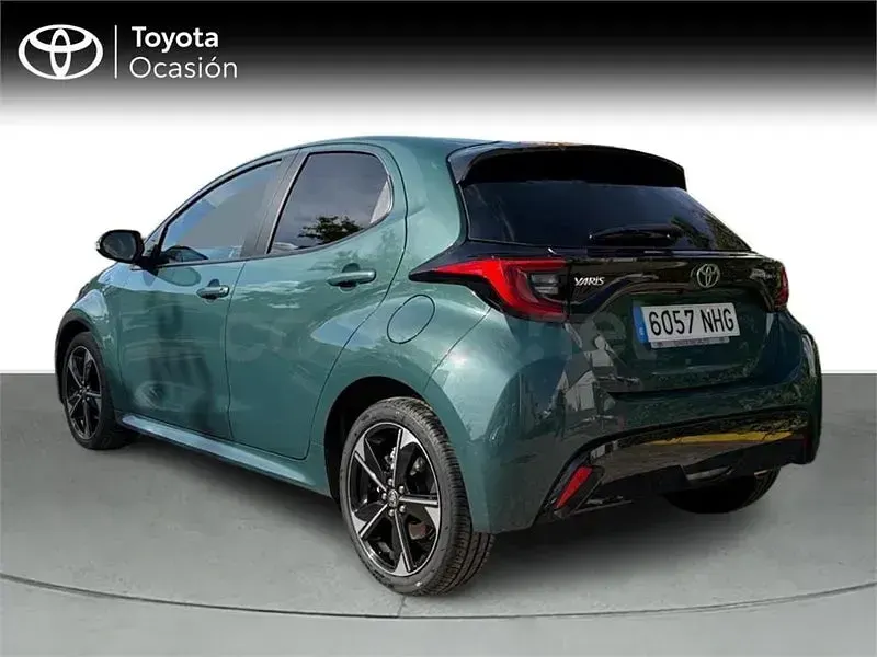 Usado Toyota Yaris Hybrid Style 116 CV (85 kW) 2025 Verde Berlina