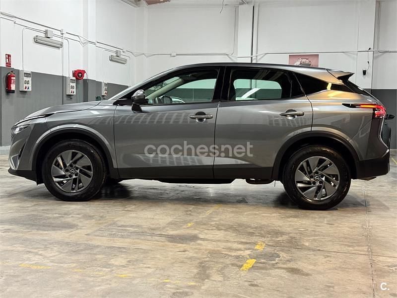 Usado Nissan Qashqai Acenta 158 CV (116 kW) 2024 Gris / plata SUV