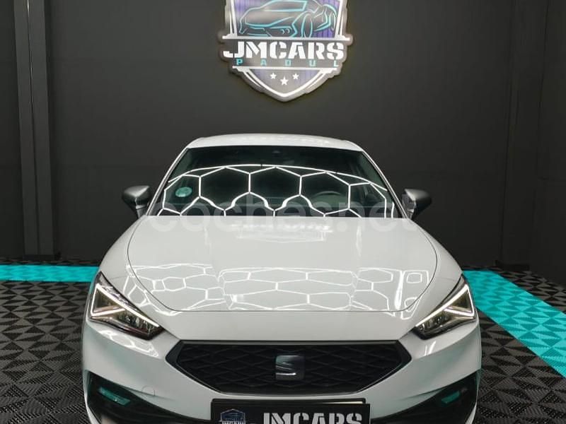 Usado Seat Leon Style 110 CV (80 kW) 2024 Blanco Berlina