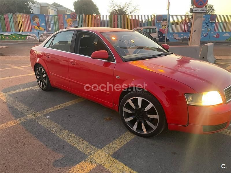 Usado Audi A4 115 CV (84 kW) 2006 Rojo Familiar