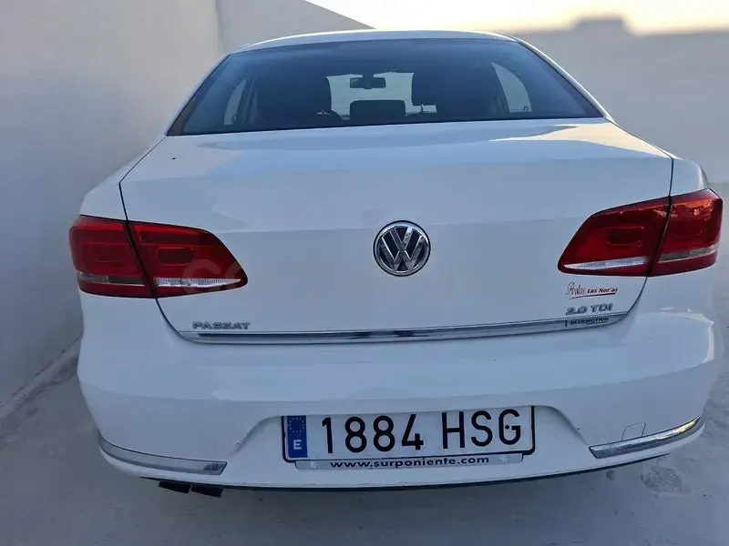Usado VW Passat Advance 140 CV (102 kW) 2013 Blanco Berlina