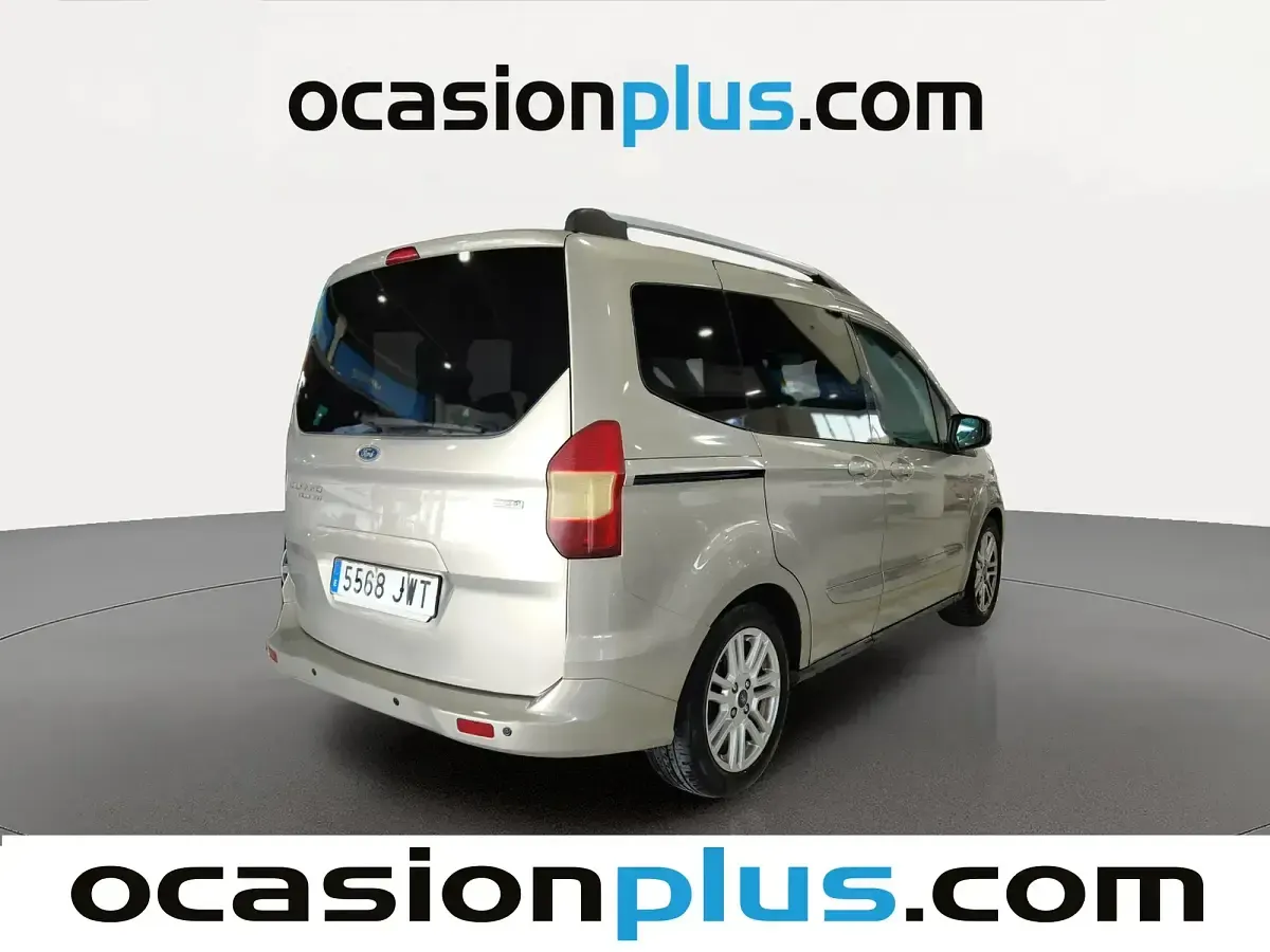 Usado Ford Tourneo Courier Titanium 100 CV (73 kW) 2017 Gris Monovolumen