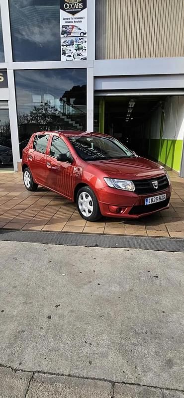 Usado Dacia Sandero Ambiance 75 HP (55 kW) 2014 Vermelho