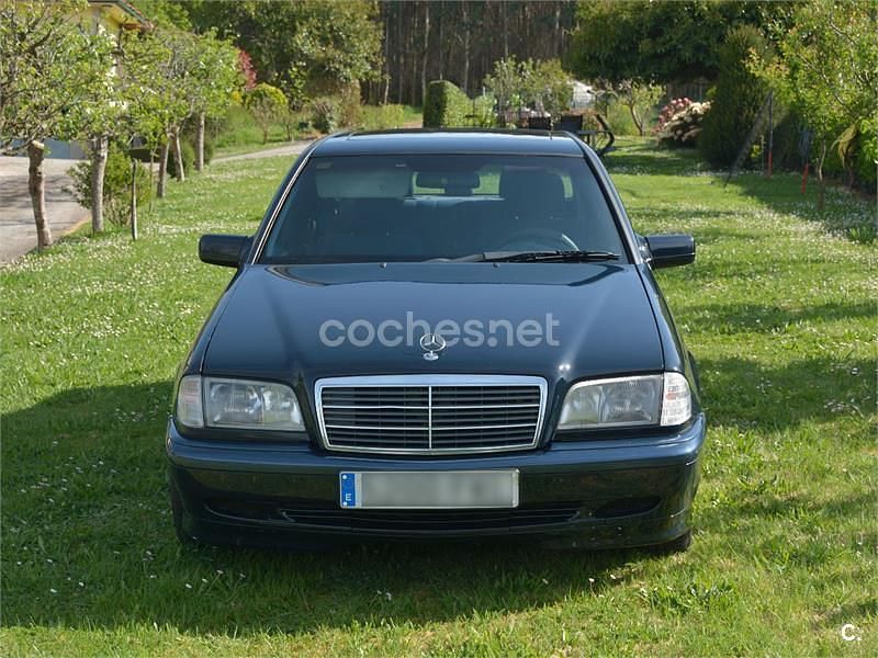 Usado Mercedes C200 Elegance 102 CV (75 kW) 1999 Azul Berlina