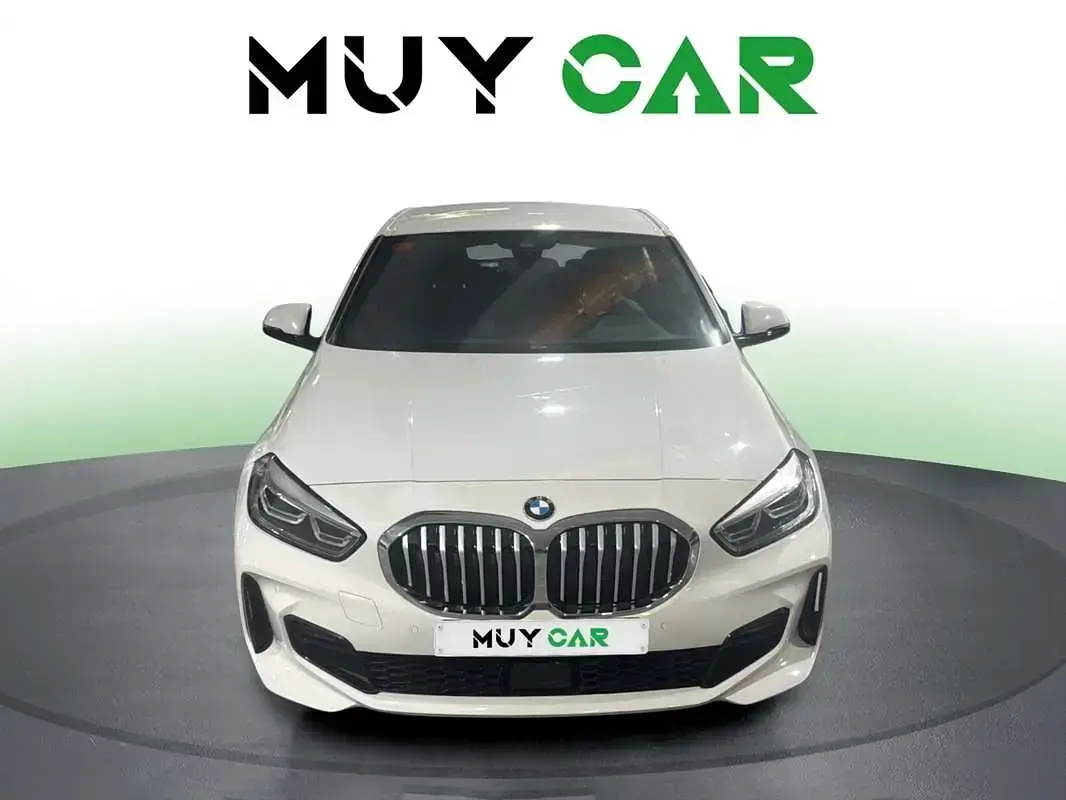 Begagnad BMW 118 Shadowline 150 HK (110 kW) 2021 Grå Halvkombi