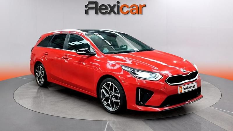 Usado Kia Ceed GT GT-Line 120 CV (88 kW) 2019 Rojo Familiar