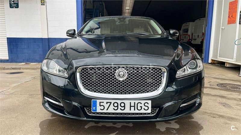 Usado Jaguar XJ Premium Luxury 275 CV (202 kW) 2011 Verde Berlina