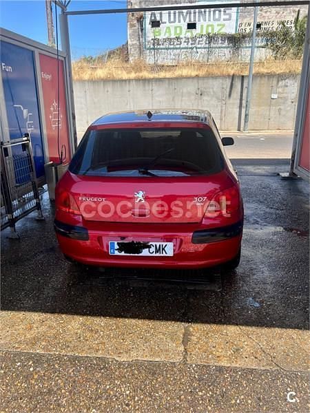 Rojo Usado 2003 Peugeot 307 Berlina | 3500 € (Un poco caro) - Imagen 1/4