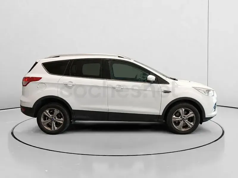 Usado Ford Kuga Trend 140 CV (102 kW) 2013 Blanco SUV