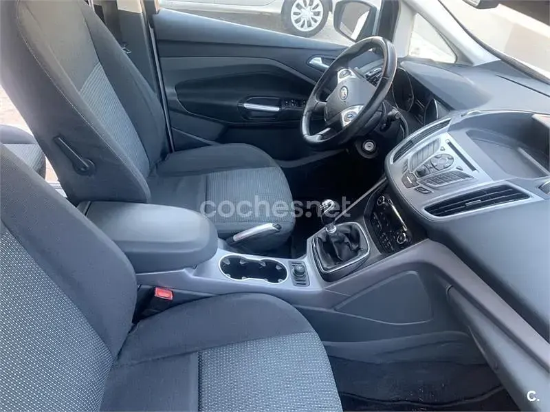 Usado Ford C-MAX Trend 125 CV (91 kW) 2015 Blanco Monovolumen