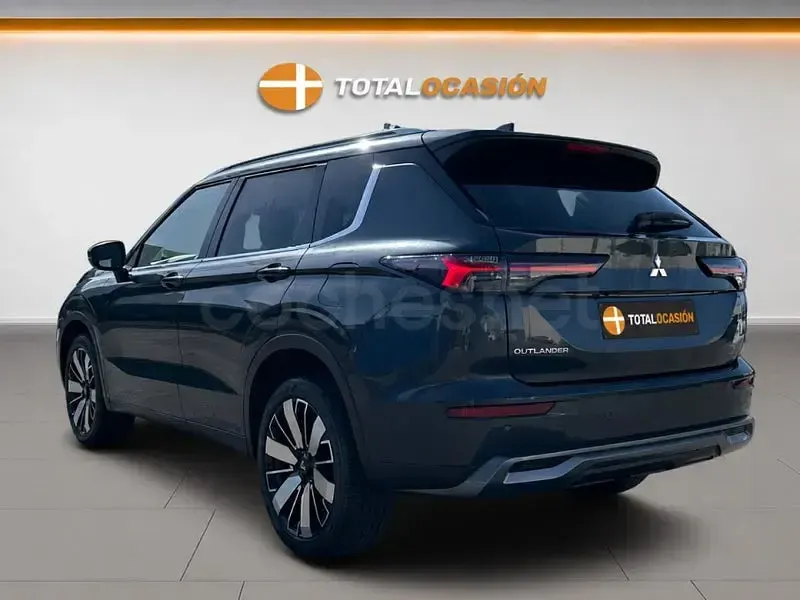 Nuevo Mitsubishi Outlander P-HEV 306 CV (225 kW) 2026 Gris / plata SUV