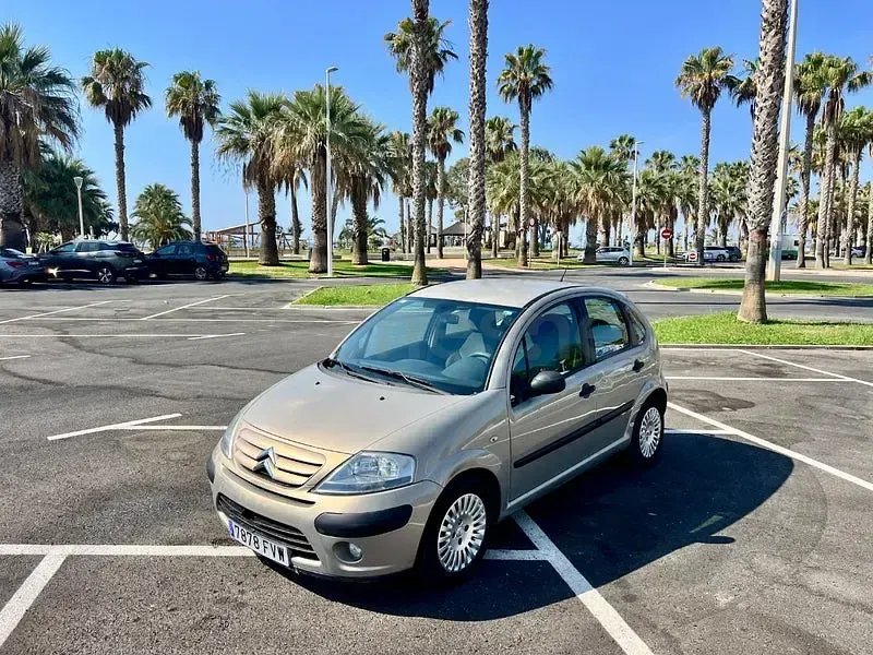 Usado Citroën C3 90 CV (66 kW) 2007 Beige Berlina