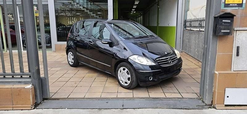 Usado Mercedes A180 109 CV (80 kW) 2008 Negro Utilitario