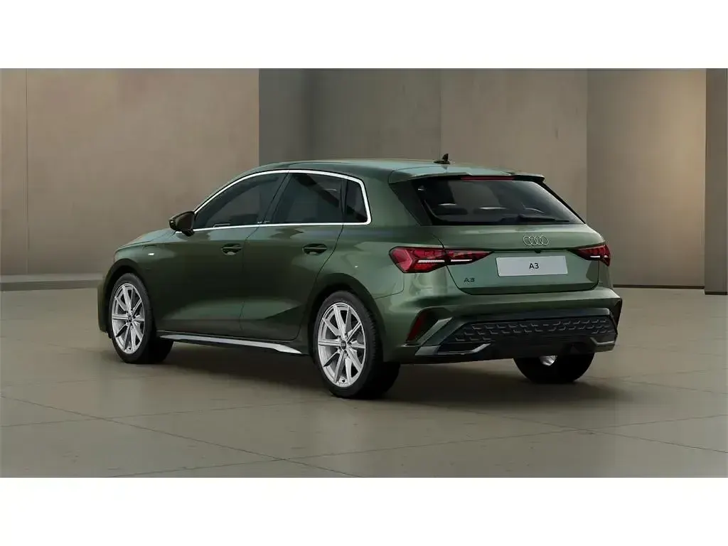 Nuevo Audi A3 Ambiente 150 CV (110 kW) 2026 Verde Berlina