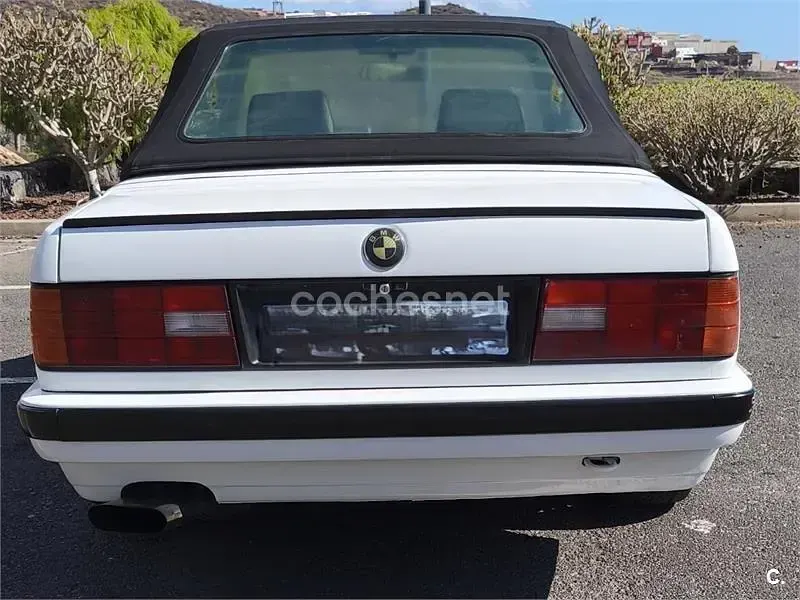 Usado BMW 318 115 CV (84 kW) 1992 Blanco Descapotable