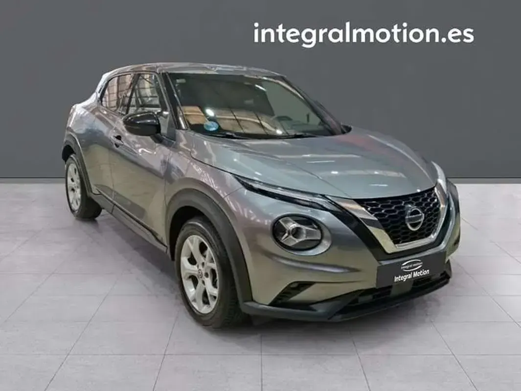 Usado Nissan Juke N-Connecta 114 CV (83 kW) 2021 Gris SUV