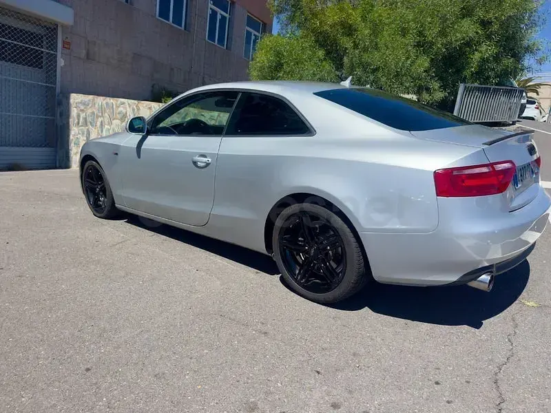 Usado Audi A5 160 CV (117 kW) 2009 Gris / plata Coupe