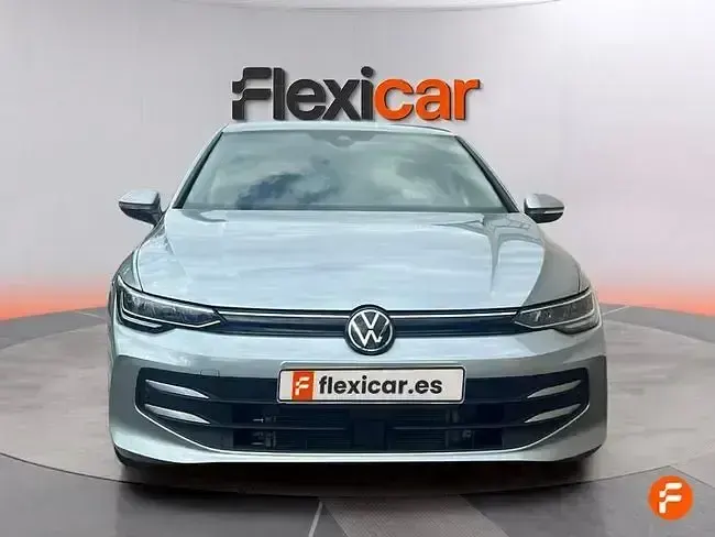 Usado VW Golf VIII 116 CV (85 kW) 2025 Gris Berlina