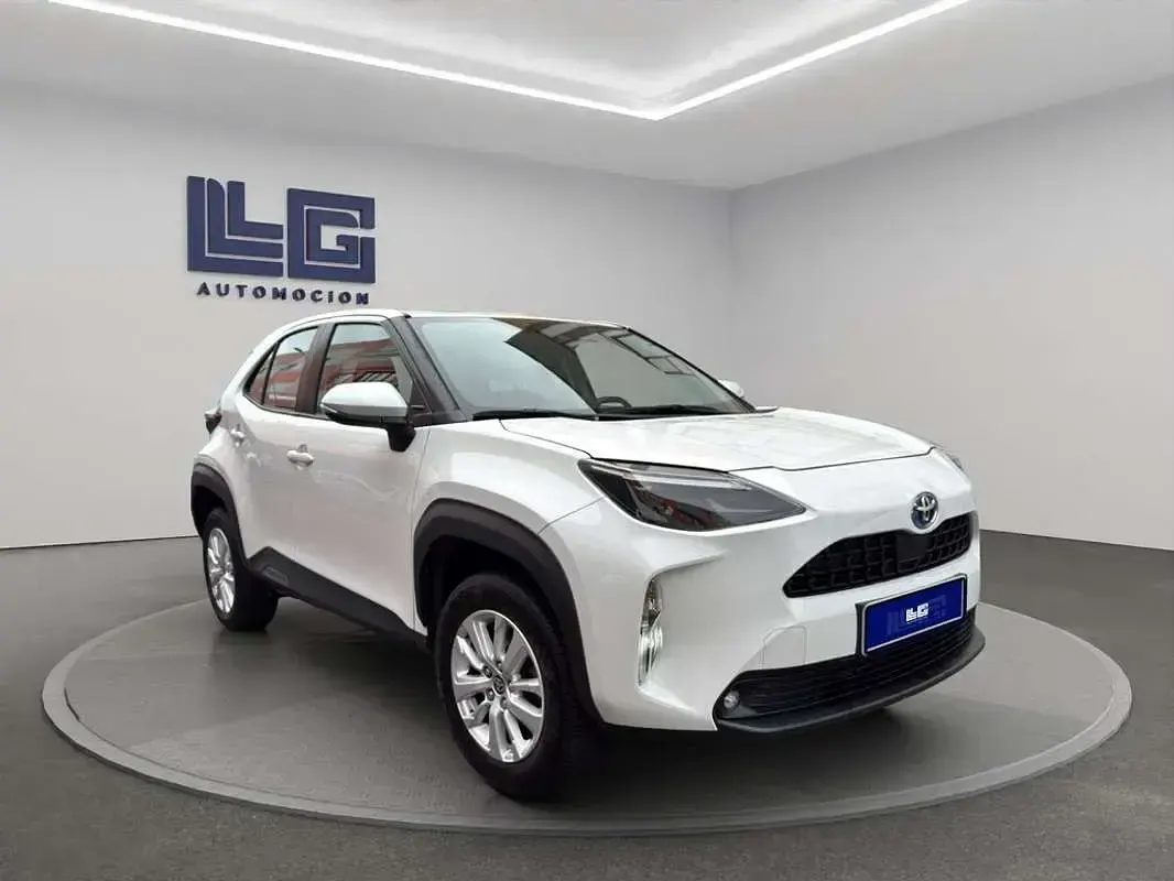 Usado Toyota Yaris Cross Active 116 CV (85 kW) 2022 Blanco SUV