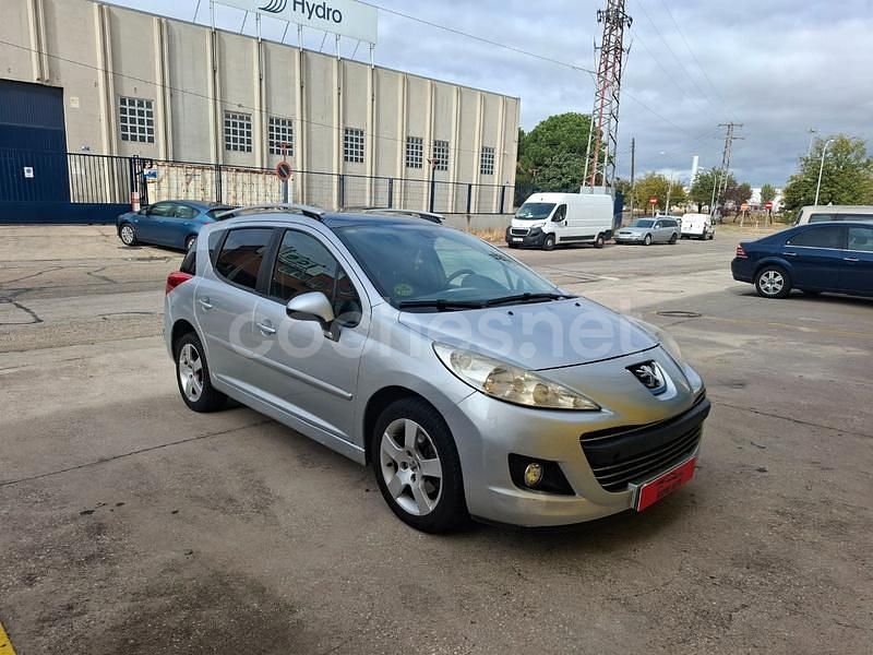 Gris / plata Usado 2010 Peugeot 207 Outdoor Outdoor Familiar | 4700 € - Imagen 1/4