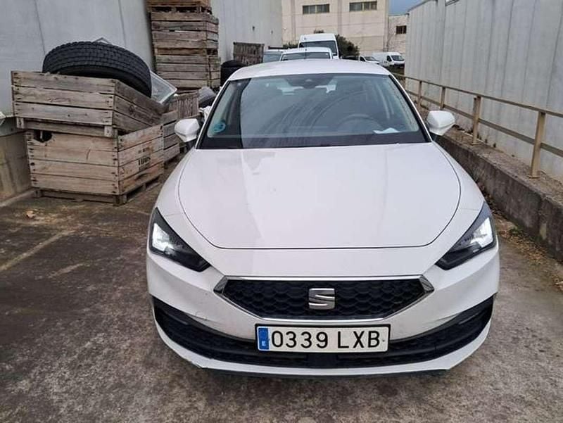 Usado Seat Leon Reference 116 CV (85 kW) 2022 Blanco Utilitario