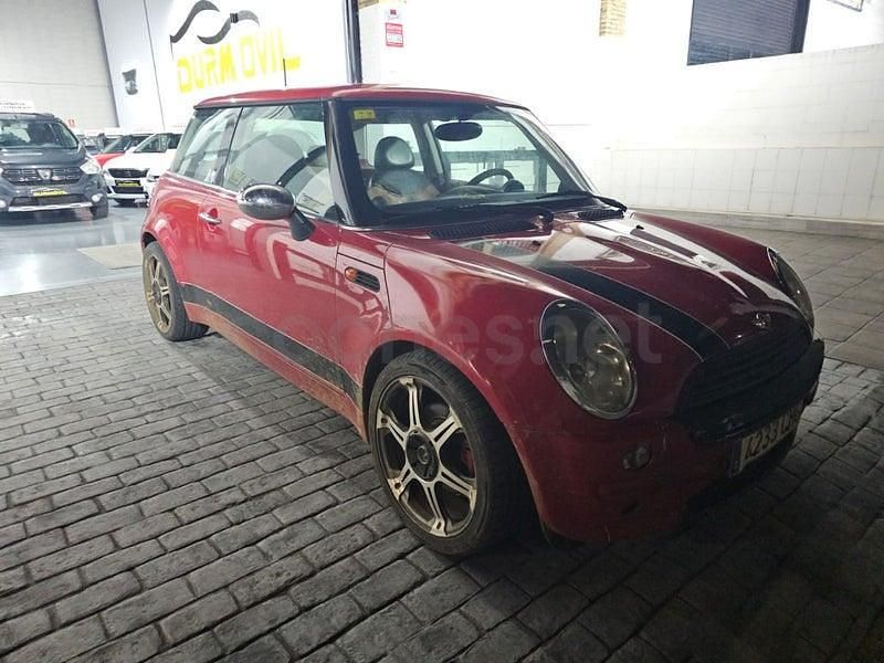 Usado Mini ONE 90 CV (66 kW) 2003 Rojo Utilitario