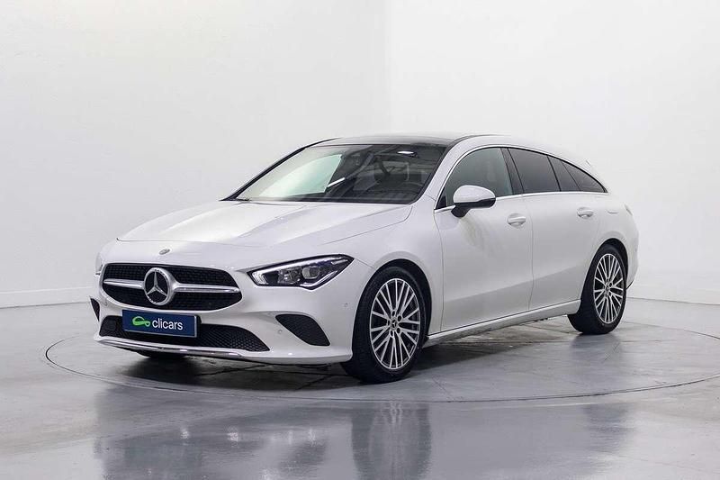 Usado Mercedes CLA200 Shooting Brake 163 CV (119 kW) 2021 Blanco Familiar