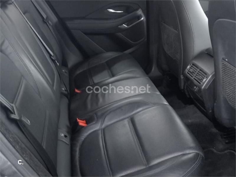 Usado Jaguar E-Pace R-Dynamic 150 CV (110 kW) 2018 Gris / plata SUV