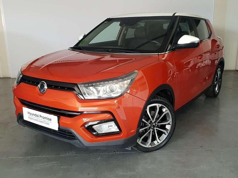 Usado Ssangyong (KGM) Tivoli Limited 128 CV (94 kW) 2019 Naranja SUV