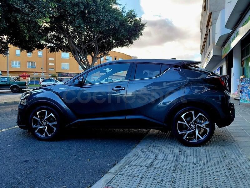 Usado Toyota C-HR Advance 122 CV (89 kW) 2022 Gris / plata SUV