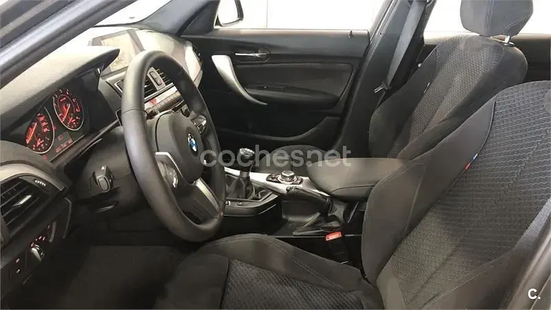 Usado BMW 118 150 CV (110 kW) 2017 Gris / plata Utilitario