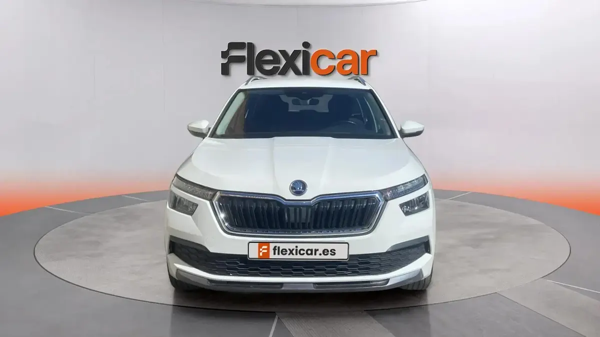 Usado Skoda Kamiq Active 95 CV (69 kW) 2021 Blanco SUV