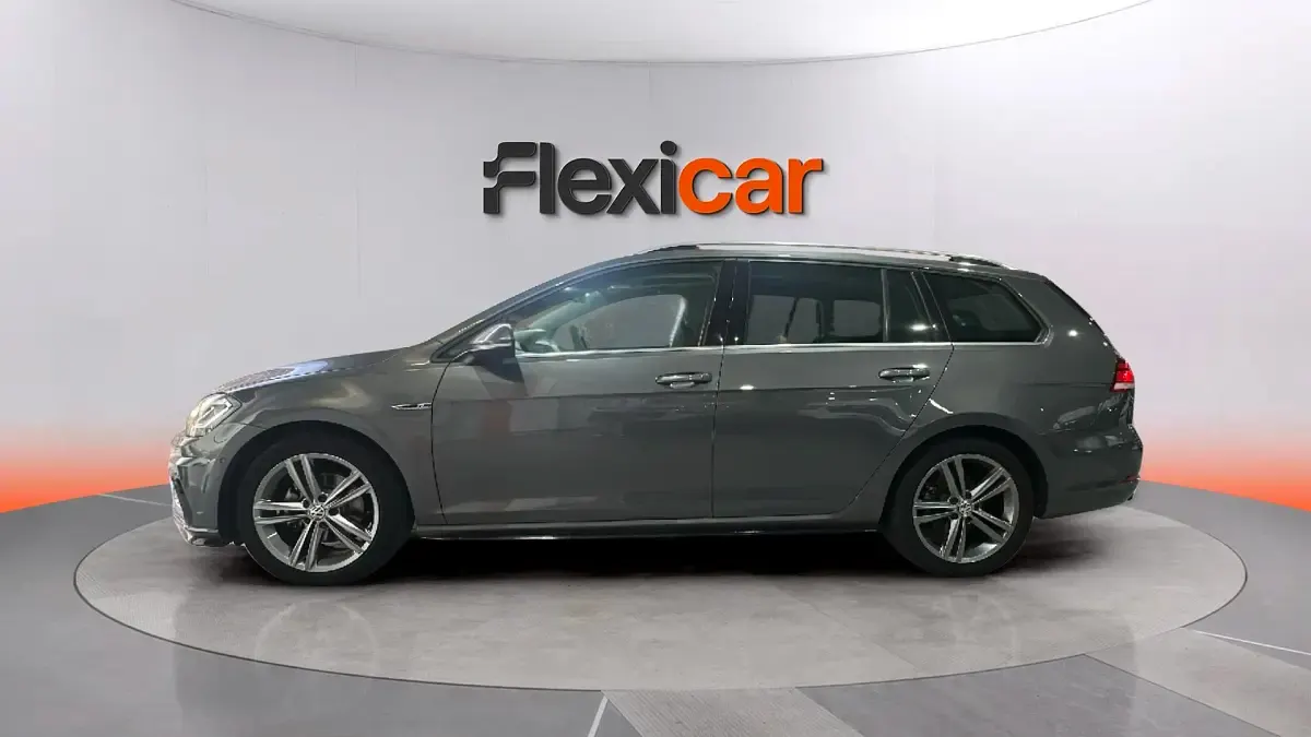Usado VW Golf VII Sport 150 CV (110 kW) 2019 Gris Familiar