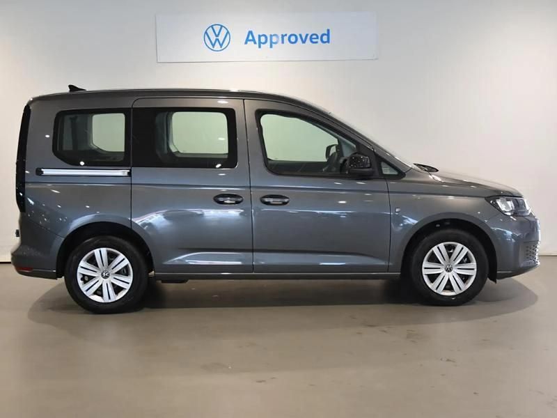 Usado VW Caddy 102 CV (75 kW) 2025 Gris/plata Monovolumen