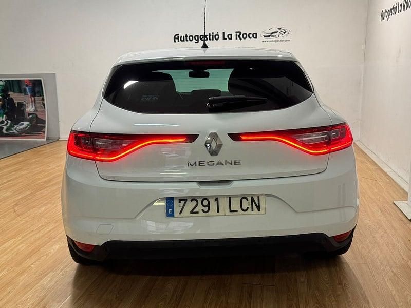 Usado Renault Mégane IV LIMITED 115 CV (84 kW) 2019 Blanco Berlina