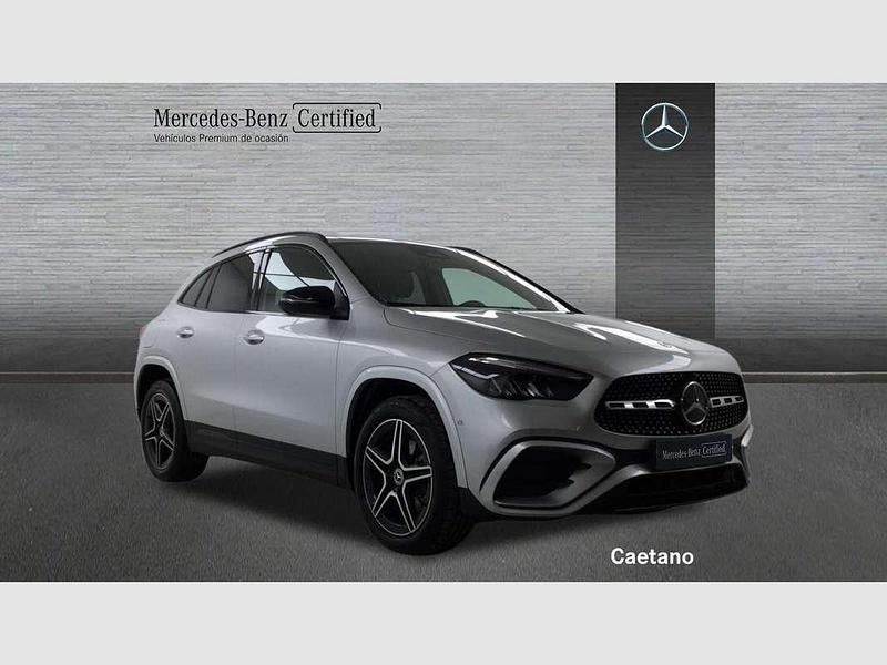 Usado Mercedes GLA250 218 CV (160 kW) 2024 Plateado SUV