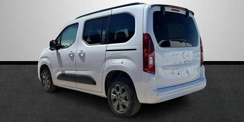 Usado Opel Combo S 101 CV (74 kW) 2024 Blanco Berlina