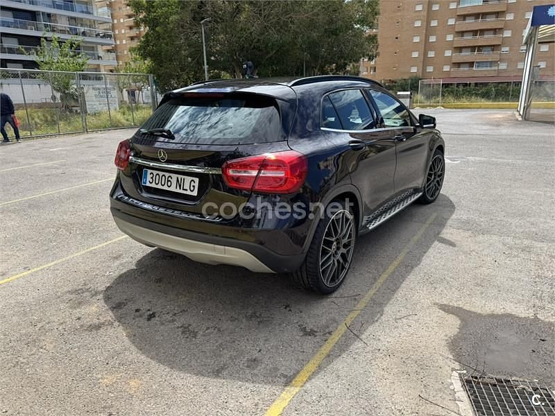 Usado Mercedes GLA200 Urban 136 CV (100 kW) 2016 Negro SUV
