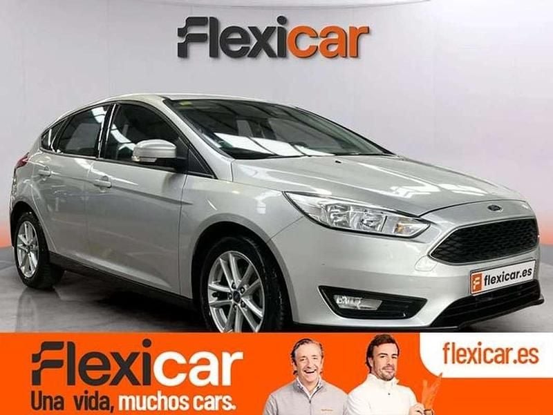 Usado Ford Focus 125 CV (91 kW) 2016 Gris Berlina