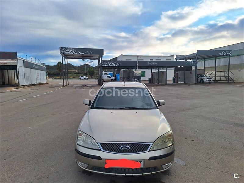 Gris / plata Usado 2006 Ford Mondeo Ghia Berlina | 2280 € (Buen precio) - Imagen 1/4
