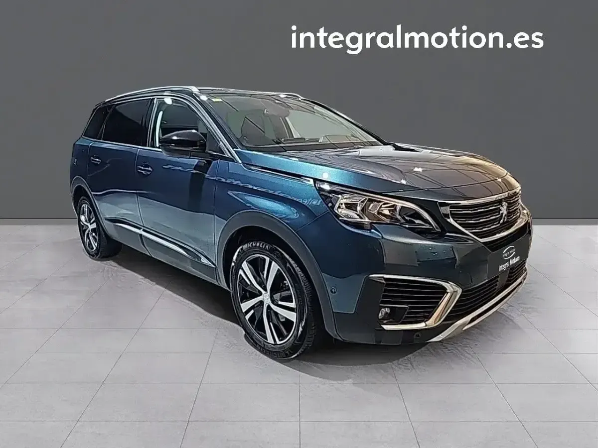 Usado Peugeot 5008 Allure 130 CV (95 kW) 2019 Azul SUV